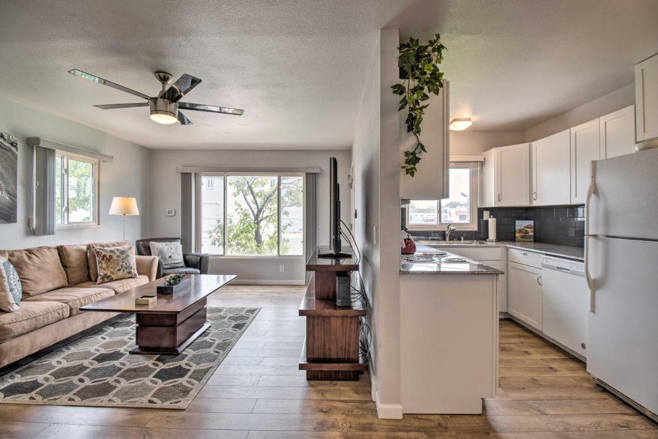 Walkable Carson City Duplex With Private Patio! Exterior photo